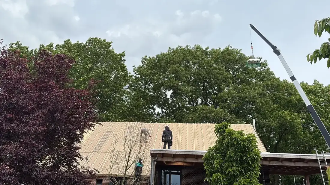 Foto: nieuw onderdak in Oosteind